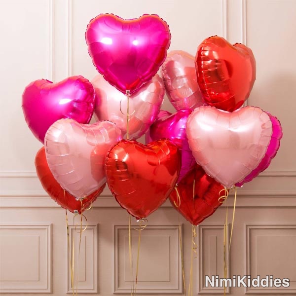 Love shape foil balloon